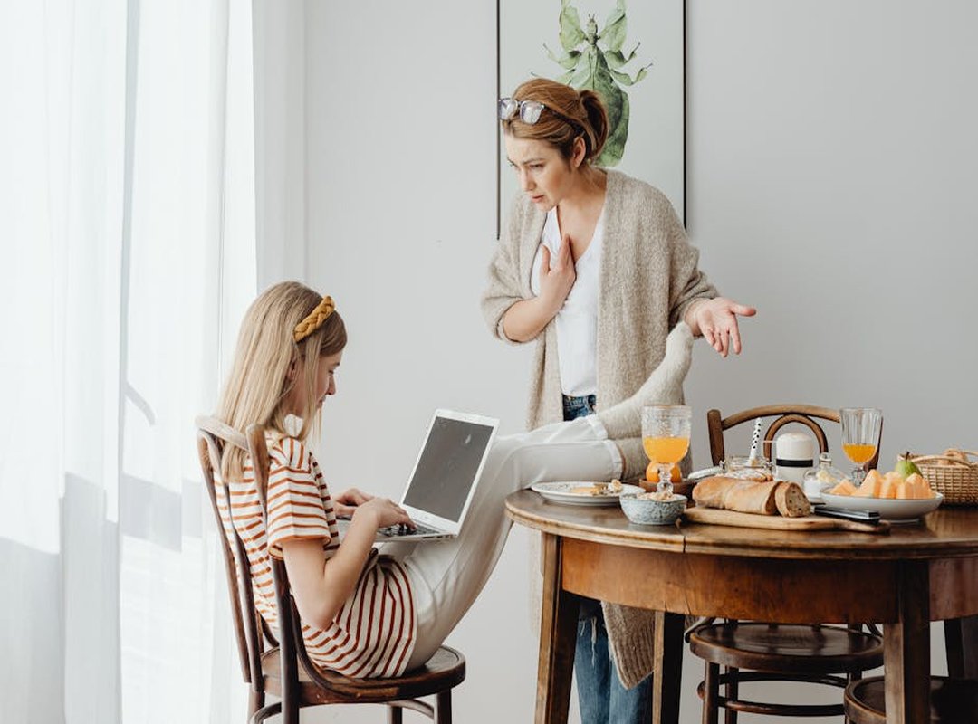 Integrating El Patron Guree into Everyday Family Routines